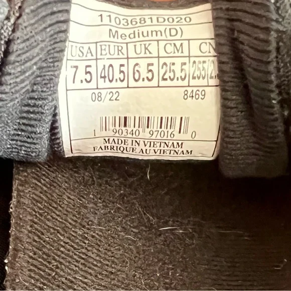 Brooks Black Athletic Shoes - Picture 6 of 7